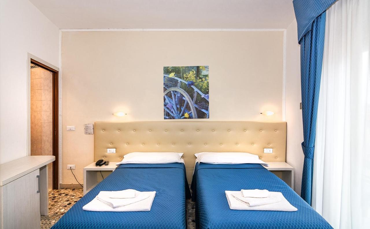 Hotel Caribe Viareggio Esterno foto