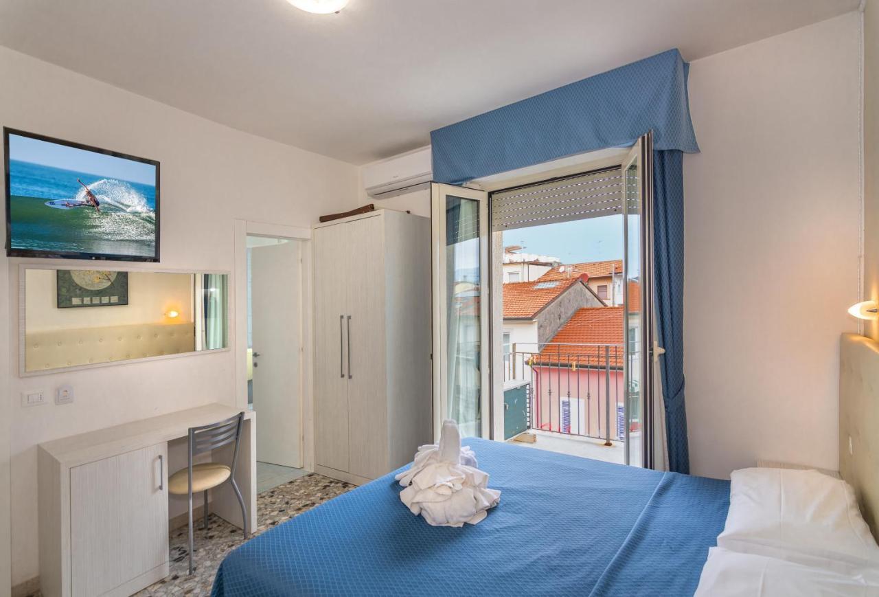 Hotel Caribe Viareggio Esterno foto