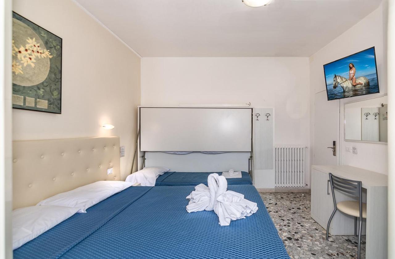 Hotel Caribe Viareggio Esterno foto