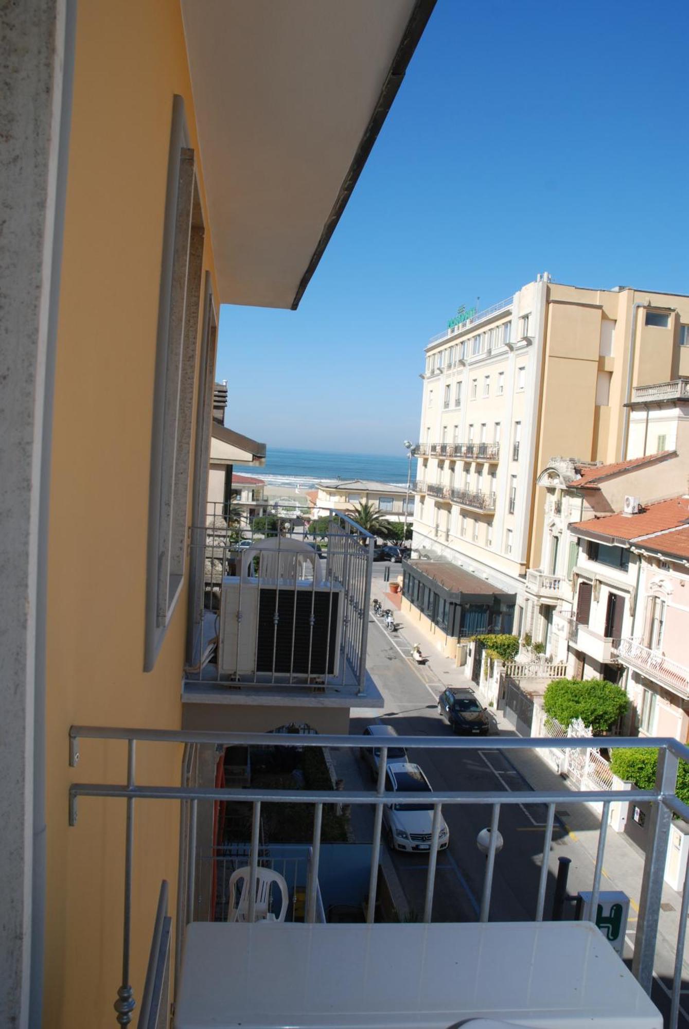 Hotel Caribe Viareggio Esterno foto