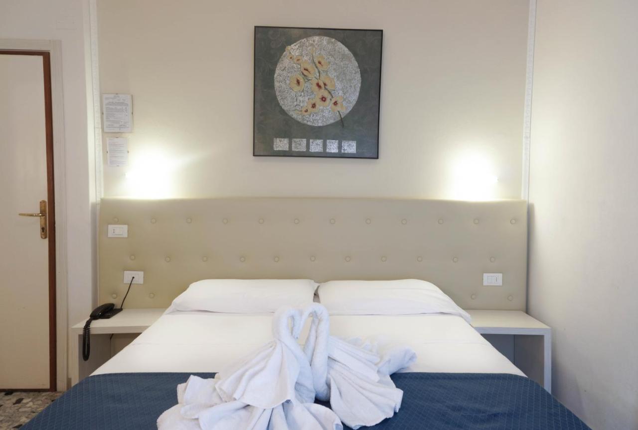 Hotel Caribe Viareggio Esterno foto