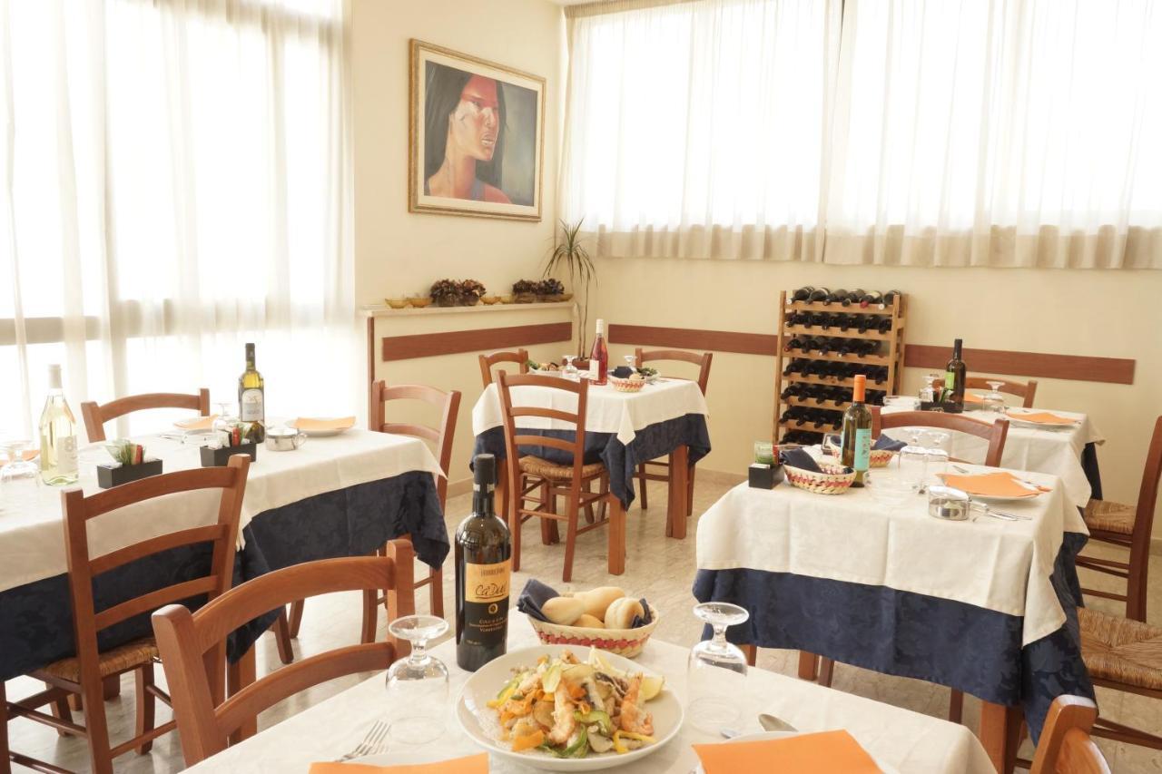 Hotel Caribe Viareggio Esterno foto